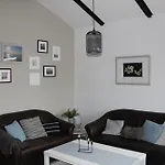 Haus Am Eckwarden * 布特亚丁根